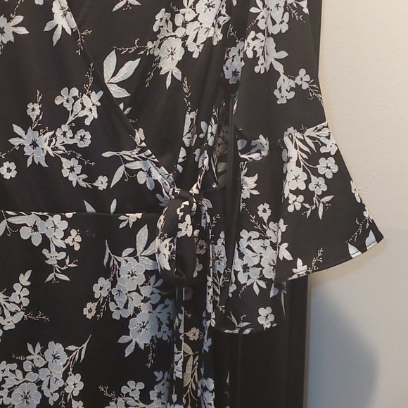 Simply Beautiful Floral  Bell sleeve Dress - Picture 3 of 6